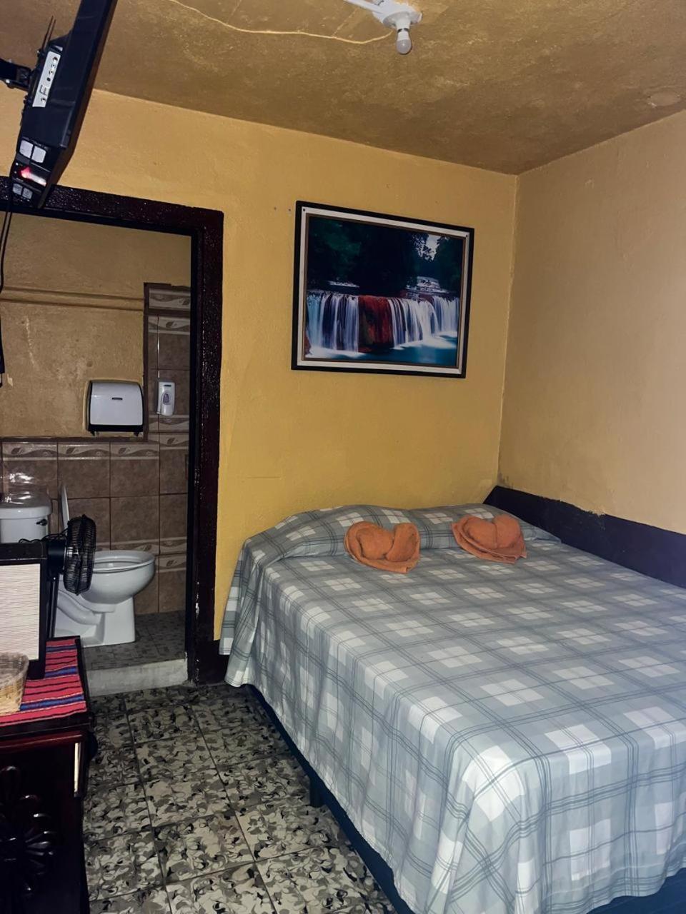 Hotel Alma Maya Antigua Kültér fotó