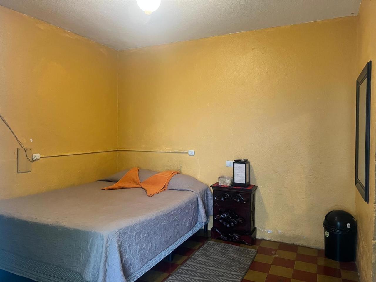 Hotel Alma Maya Antigua Kültér fotó