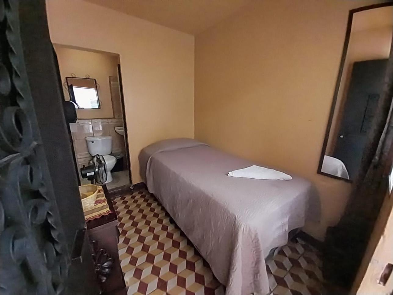 Hotel Alma Maya Antigua Kültér fotó