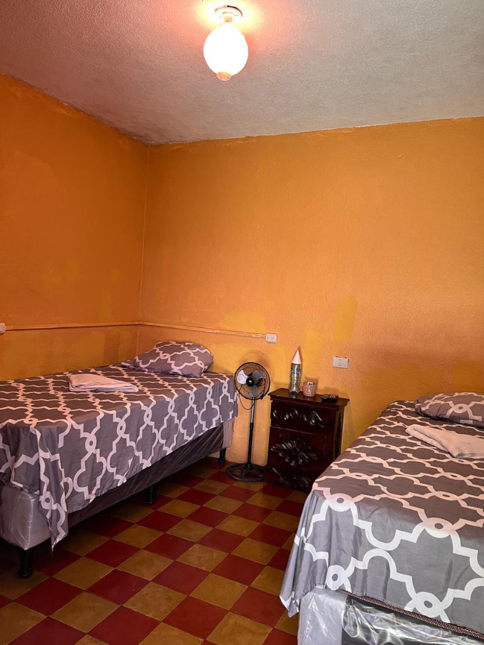 Hotel Alma Maya Antigua Kültér fotó