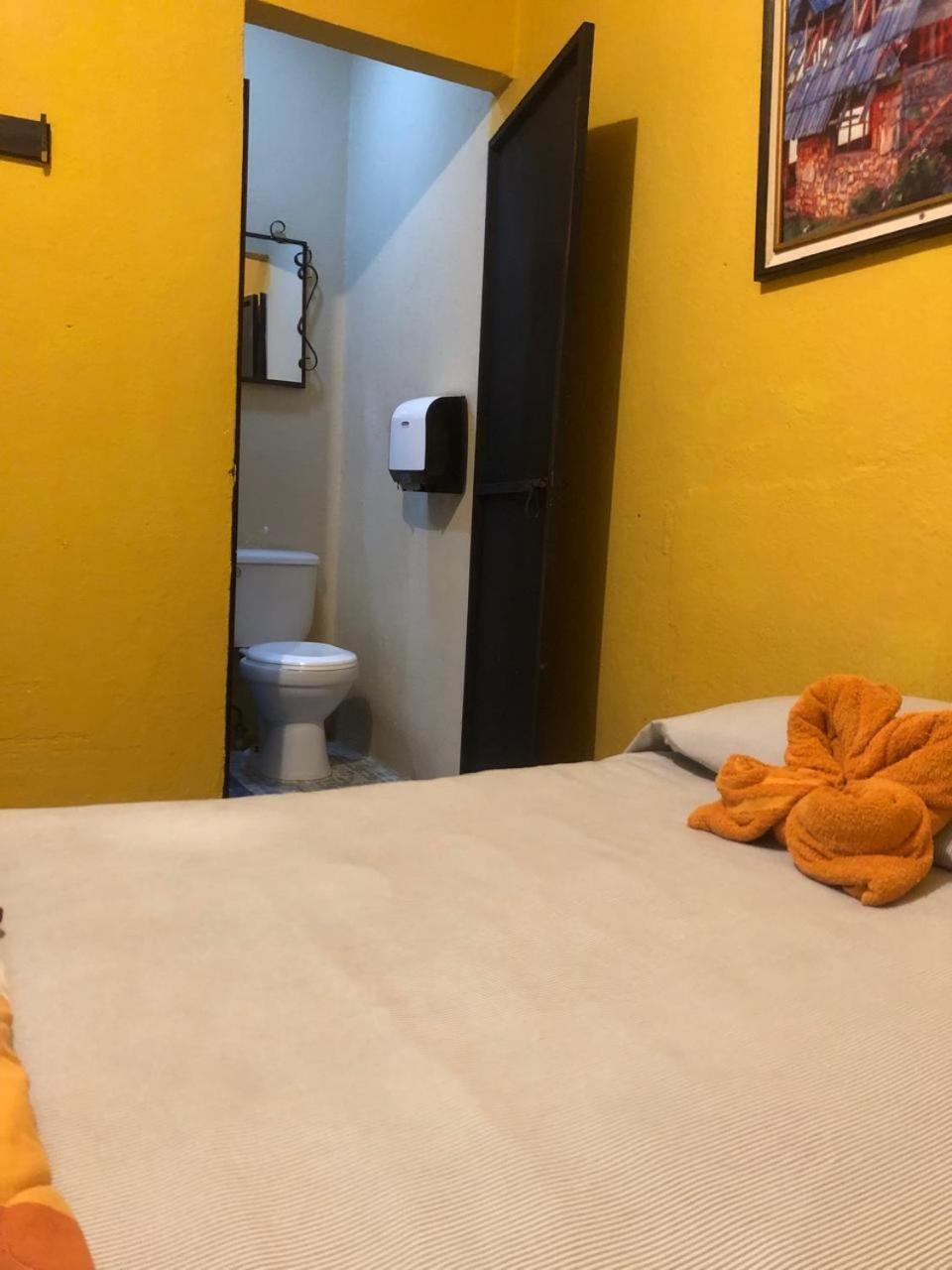 Hotel Alma Maya Antigua Kültér fotó