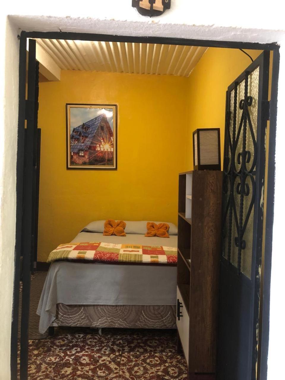 Hotel Alma Maya Antigua Kültér fotó